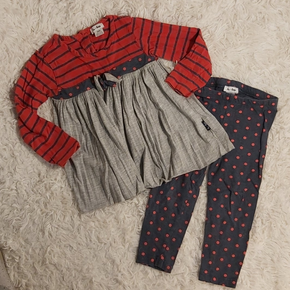 🌻4/30🌻 Outfit. Dress and Leggings